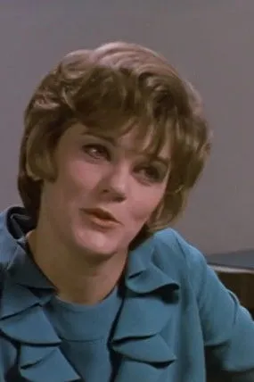 Clémence DesRochers interpreta a en L'Impôt, et tout et tout