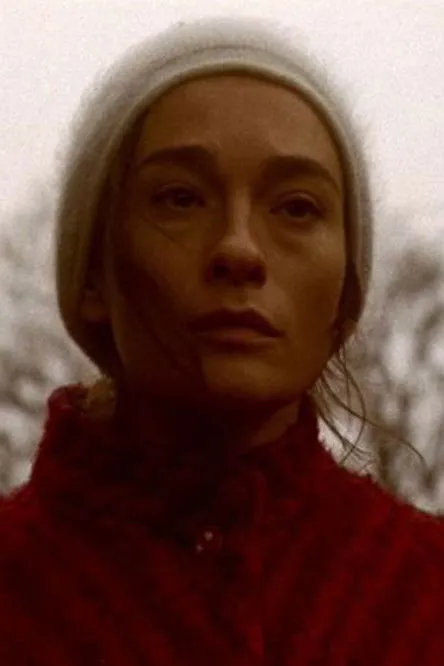 Joël Brisse interpreta a Pierre en L'Institutriste