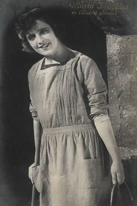 Maria Jacobini interpreta a Maria en La bocca chiusa