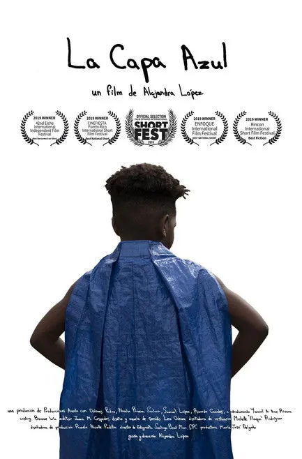 Dolores Pedro interpreta a Madre en La capa azul