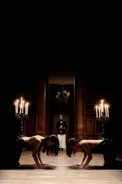 Catherine Robbe-Grillet interpreta a Self / Dominatrix en La Cérémonie