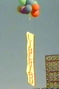 Pope John Paul II interpreta a Self en La libertad remonta el estadio