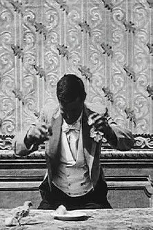 Ferdinand Zecca interpreta a Magician en La poule merveilleuse