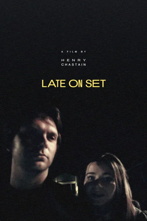 Noah Dean Davenport interpreta a Self en Late on Set