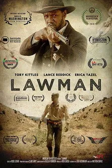Lance Reddick interpreta a  en Lawman