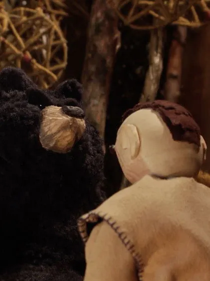 Marie-Josée Bastien interpreta a Narratrice en Le clan de l'ours