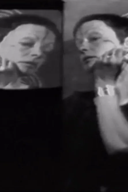 Joan Jonas interpreta a  en Left Side, Right Side