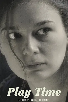 Moa Myrén interpreta a Security guard en Leka färdigt