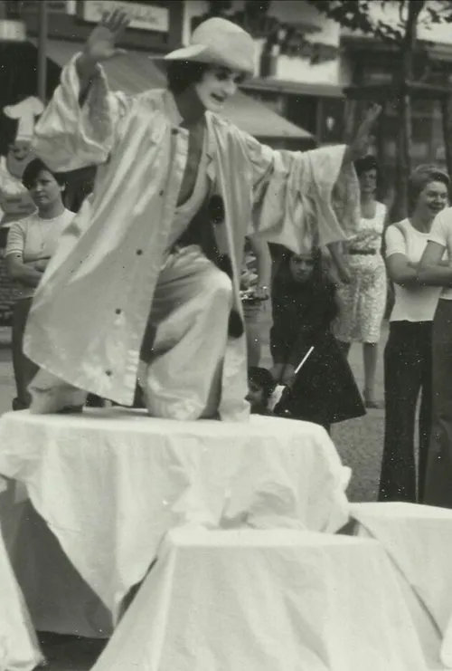 Manfred Lehmann interpreta a Titus en Liebe das Leben, lebe das Lieben