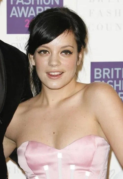 Lily Allen interpreta a en Lily Live In London