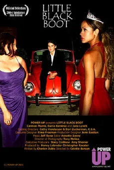 Alison Sudol interpreta a Singer en Little Black Boot