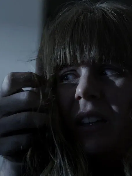 Taylor Piedmonte interpreta a en Little Pigs