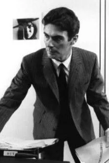 Ian Ireland interpreta a en Little White Crimes