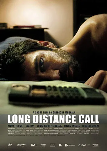 Arno Frisch interpreta a Henry en Long Distance Call