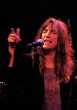 Patti Smith interpreta a herself en Long for the City (Patti Smith in New York)