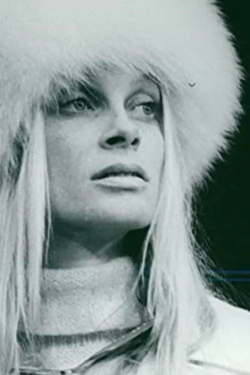 Lena Brundin interpreta a en Longina