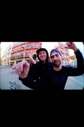 Bobby Worrest interpreta a  en Looks OK to Me