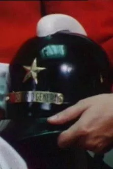 Augusto Pinochet interpreta a  en Los bomberos de Santiago