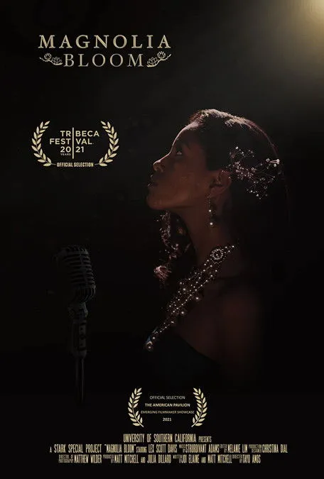 Lex Scott Davis interpreta a en Magnolia Bloom