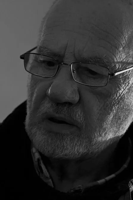 Mitja Rotovnik interpreta a Himself en Mako.