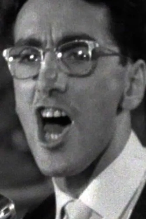 Lisbeth Karlsson interpreta a Målle's manager en Målle Lindberg - pajas eller profet?