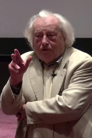 Jean Douchet interpreta a en "Matins calmes à Séoul" par Jean Douchet