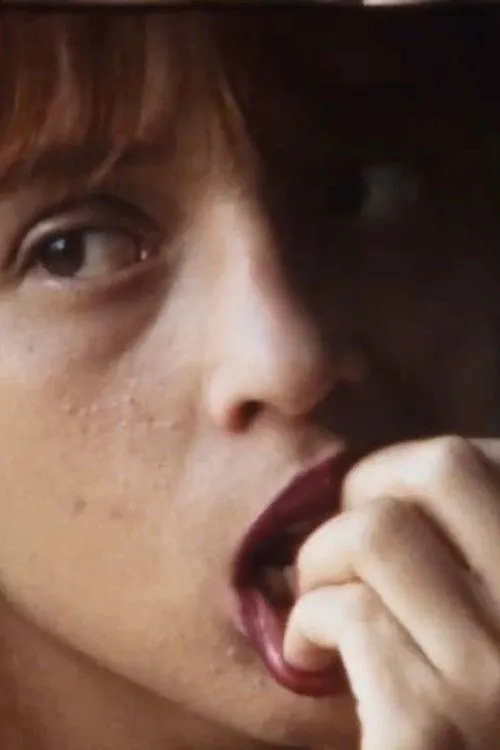 Grace Orsato interpreta a Protagonista en Mau Retiro