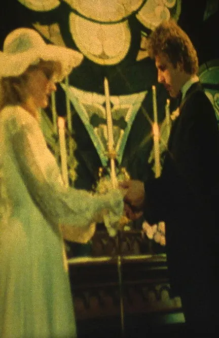 B.J. Thomas interpreta a Himself en Maybe If We Try