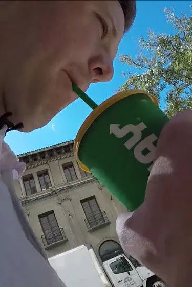 Dylan Redford interpreta a  en Meatball Sub Part 1