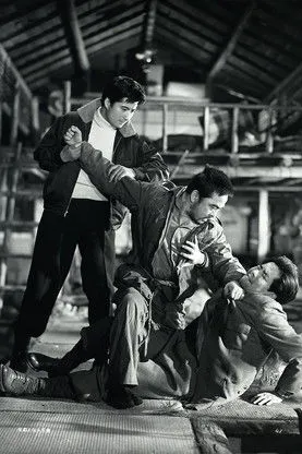 Setsuko Amamiya interpreta a en Mehyō to Narazu Mono