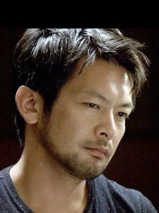 Yuzu Horie interpreta a en Même le vent semble pleurer