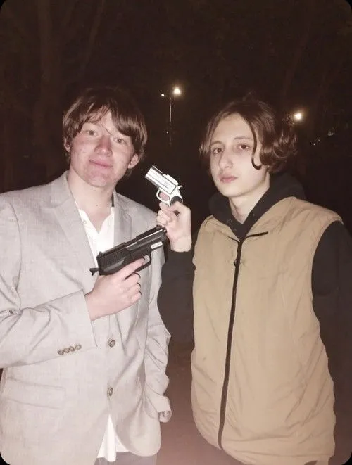 Lunis Sakji interpreta a The Cowboy en Memories of Prohibition