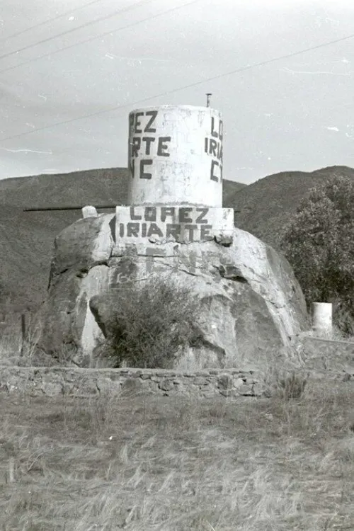 Pat O'Neill interpreta a Narrator en Messages 3