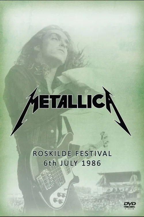Cliff Burton interpreta a Bass guitar en Metallica -  Roskilde Festival