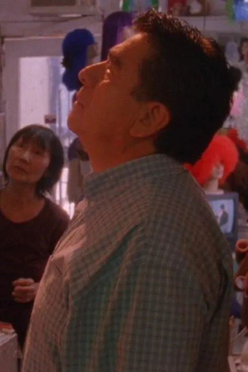 Jose A. Solorio interpreta a  en Miguel Alvarez Lleva Peluca