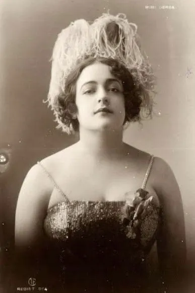 Ismael Rodríguez interpreta a Self en Mimí Derba