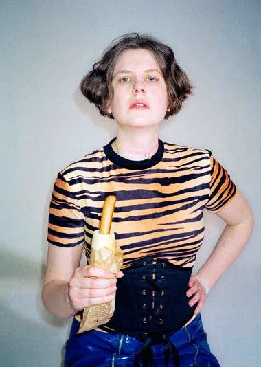 Anna Juul interpreta a Veronika Katinka en Min Kamp