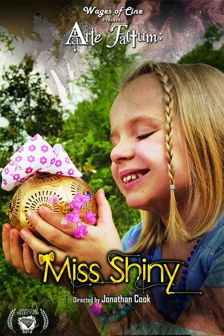 Sophie Inara Cook interpreta a Young Girl en Miss Shiny