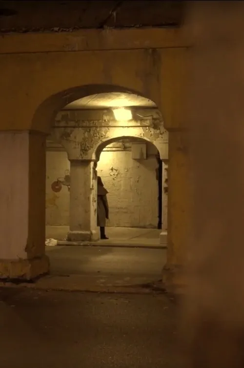 Peter Ash interpreta a Peter/Sticks en Mister Sticks