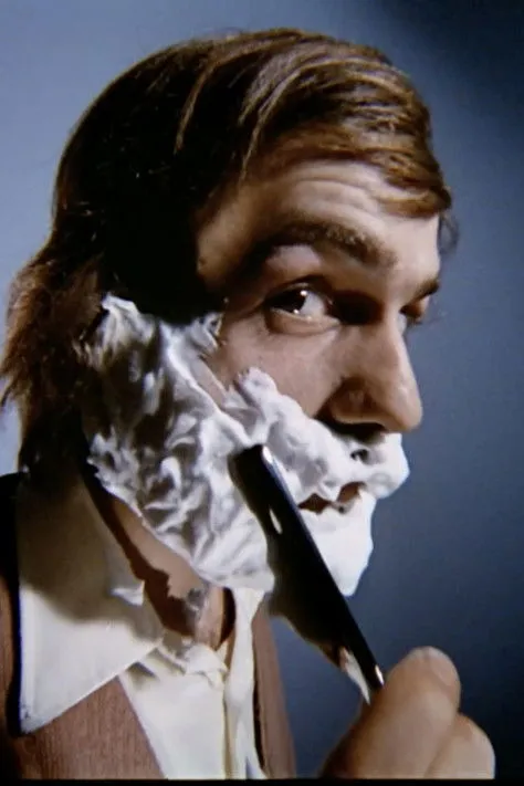 Raymond Lévesque interpreta a Narrator en Moi, un savon