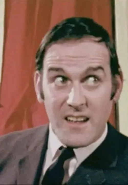 Carol Cleveland interpreta a Anne en Monty Python: Who's There?