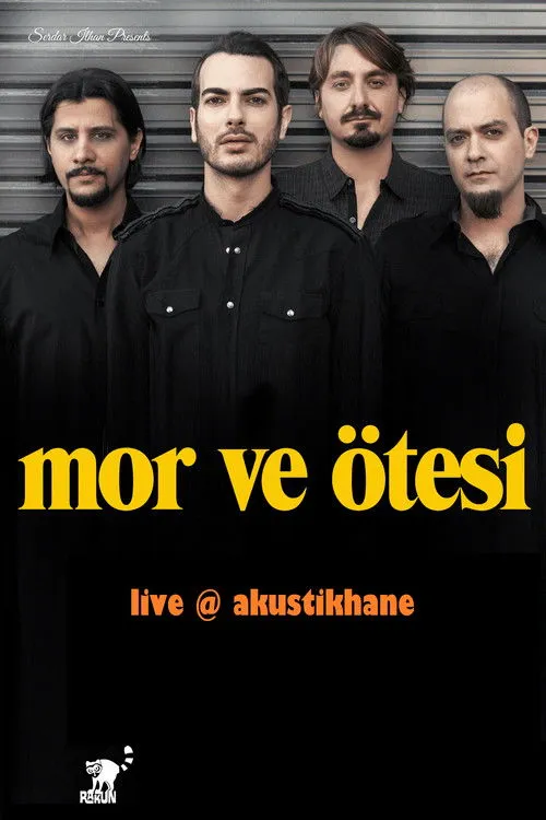 Harun Tekin interpreta a  en Mor ve Otesi Live On Akustikhane