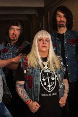 Lady Jaye Breyer P-Orridge interpreta a  en Mr. Alien Brain Vs. The Skinwalkers
