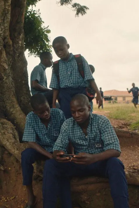 Yemi Blaq interpreta a en Mr. Bold