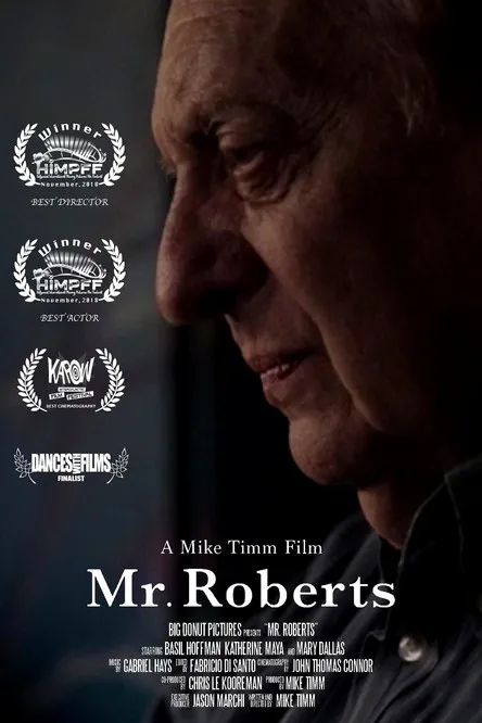 Stephanie T. Keefer interpreta a Gabby Roberts en Mr. Roberts