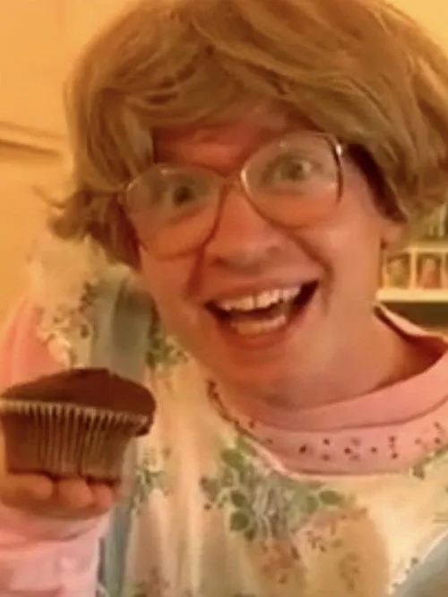 Liam Kyle Sullivan interpreta a  en Muffins