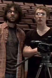 Todd Reynolds interpreta a Det. Bud Flanek en Murder in Kentucky