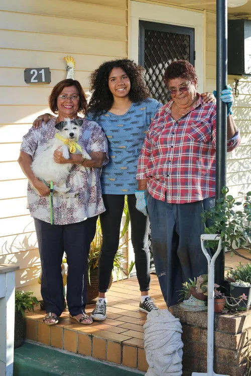 Pamela Young interpreta a Aunt Min en Nan and a Whole Lot of Trouble