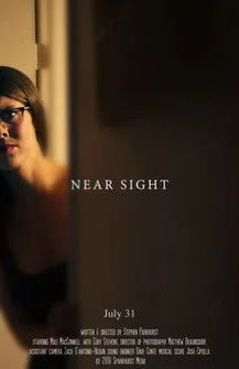 Mali MacConnell interpreta a en Near Sight