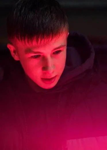 Lalor Roddy interpreta a en Neon Meets Argon